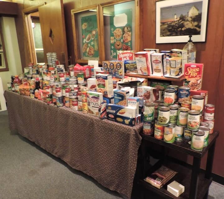 Lakewood Baptist Church’s 13th annual Benefit Concert for the RI Food Bank collected 475 lbs. of food and raised $2,156 in donations to the  RI Food Bank .