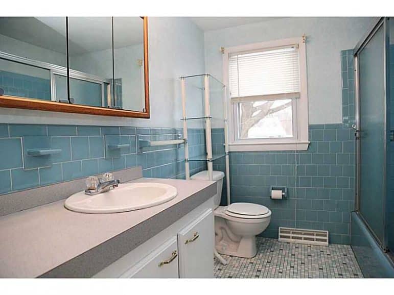 [CREDIT: Statewide MLS] The bathroom at 117 Shawomet Ave.