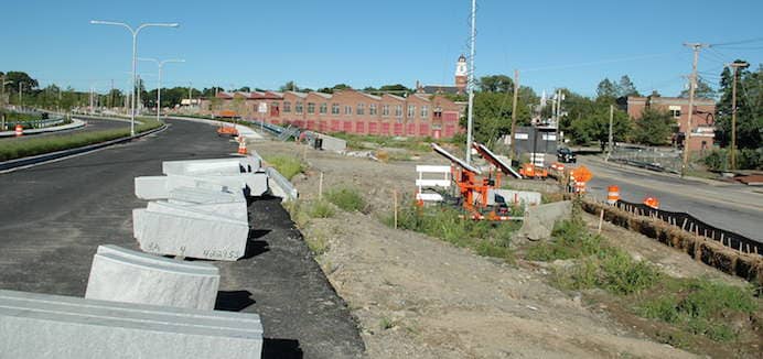 [CREDIT: Rob Borkowski] Veterans Memorial Drive Extension. facing the Greenwich Avenue-Veterans Memorial Drive roundabout.