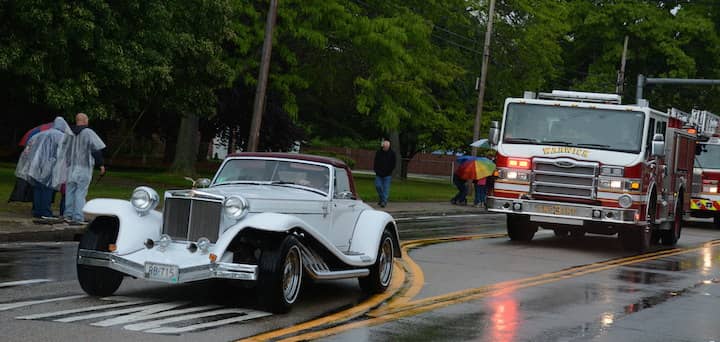 [CREDIT: Rob Borkowski] Classic cars were also part of the 2017 Memorial Day parade.