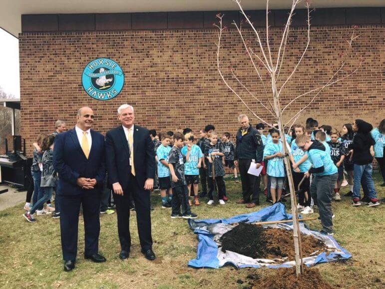 [CREDIT: Mayor Scott Avedisian's Office] Mayor Avedisian along with Council President Solomon, Superintendent Thornton joined faculty, staff and students at Hoxsie Elementary for the 14th annual Arbor Day celebration.