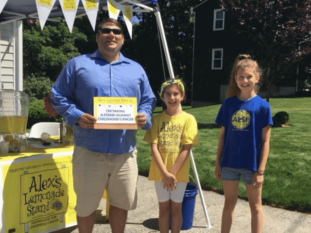 [CREDIT: Steve McAllister] Councilman Steve McAllister paid a fundraising lemonade stand in Ward 7 a visit recently.