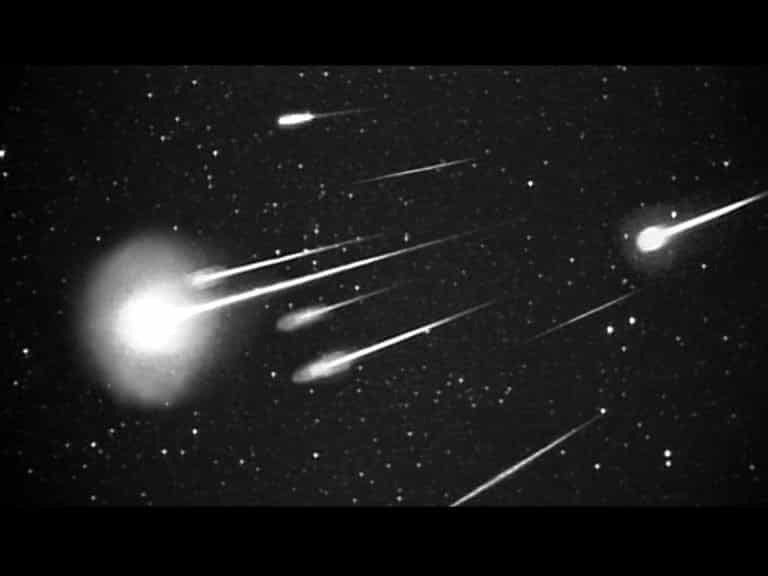 [CREDIT: NASA/Ames Research Center/ISAS/Shinsuke Abe and Hajime Yano] A burst of 1999 Leonid meteors as seen at 38,000 feet from Leonid Multi Instrument Aircraft Campaign (Leonid MAC) with 50 mm camera during the Leonids peak.