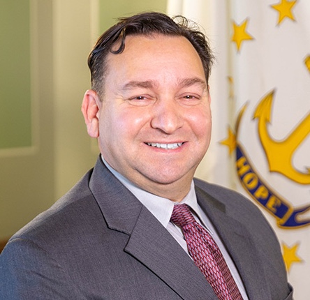 [CREDIT: RI State House] Sen. Peter A. Appollonio Jr. (D-Dist. 29, Warwick)'s bill authorizes the DOH director to approve back-logged license applications.