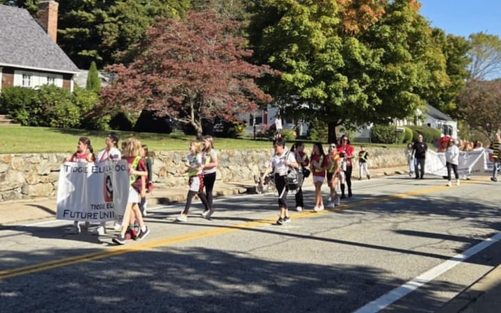 [CREDIT: Mary Carlos] Students of Tiogue Elementary School march with their Future Oakers banner during the CHS Homecoming parade Oct. 4, 2025
