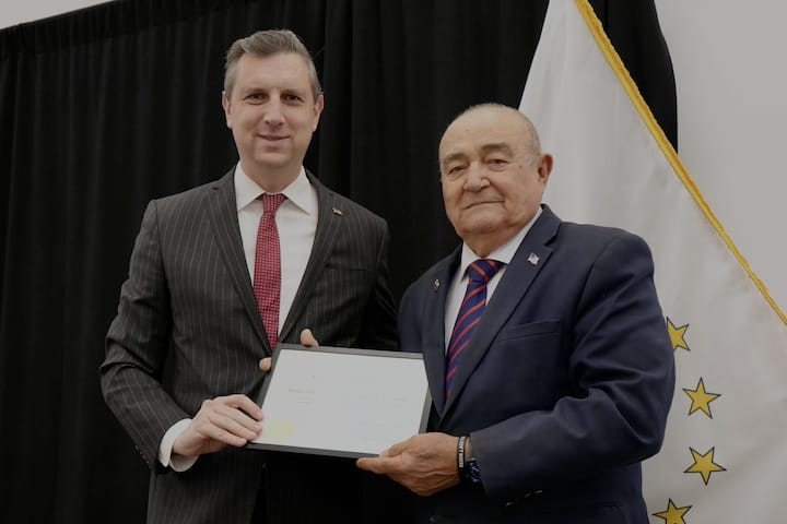 [CREDIT: Katherine Riordan] From Left, Rep. Seth Magaziner and State Rep. Samuel Azzinaro at the veterans breakfast Monday, Nov. 10, 2025 at Crowne Plaza Warwick.