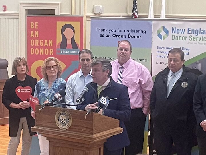 Warwick Honors Organ Donors For Donate Life Month